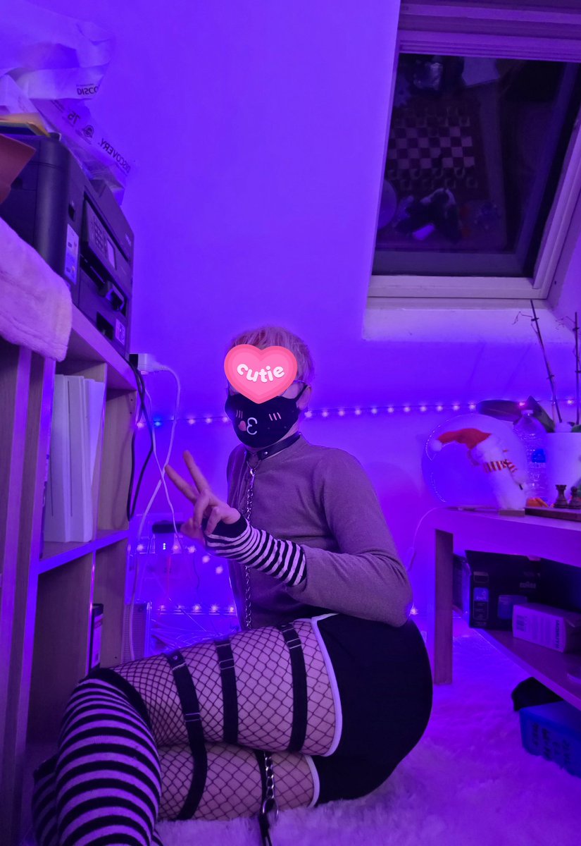 I need someone to eat my ass 😔( I will eat yours right after I promise ! )