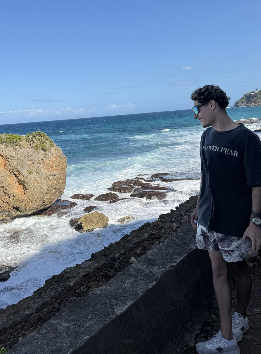 gahhdi's tweet photo. Una vuelta por la playita y después darte pal’ de besos la carita 🥰 https://t.co/lUogqwk3RE