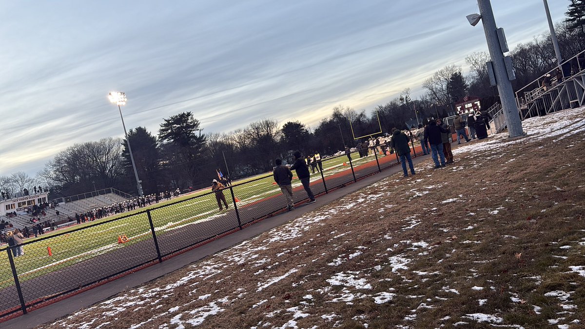 We have snow on the ground for the Semi Final Class L Dual between <a href="/WHSFootballCT/">Windsor Football</a> and <a href="/NewingtonFB/">Newington Football 🏈</a> 
<a href="/AMCAT_Football/">AMCAT Football</a> Is in full action recruiting Top HS Prospects to play for the AMCATS in 2026🐱

😈