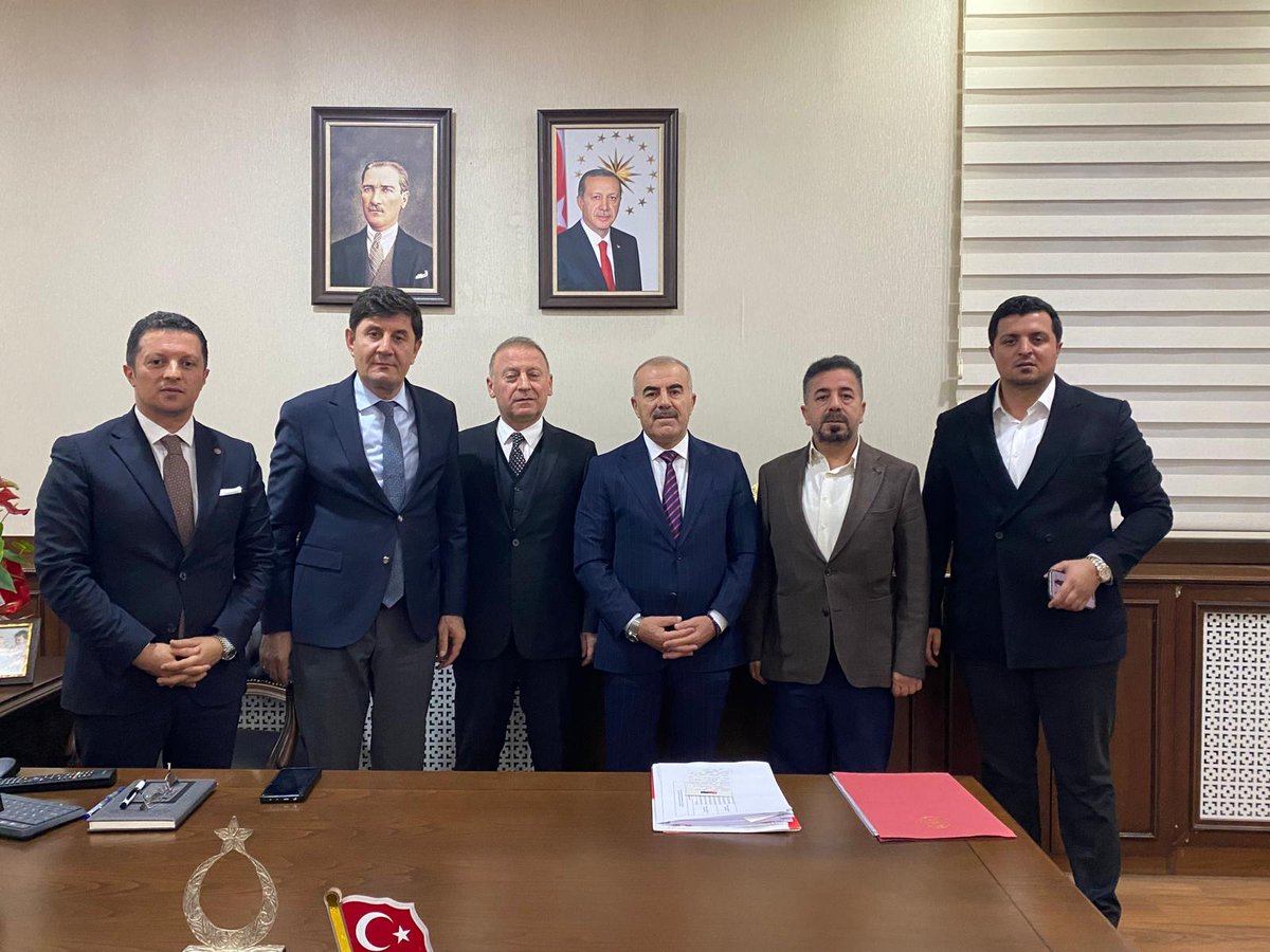 Mardin İl Milli Eğitim Müdürü Ali Eyüpkoca, Artuklu ilçe müdürü M. Emin Duyan, İşadamı M.Ali Dündar, Önder Duyan ve Mardin Life gazetesi sahibi Kadir Üründü'ye ziyaretleri için teşekkür ediyorum.