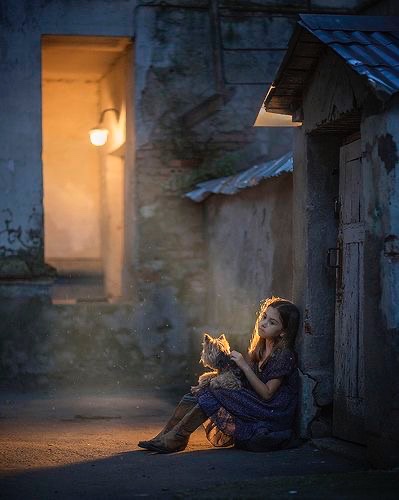 مانا کہ آپ ھم سے نھیں بے خبر، مگر
تکنے کے ساتھ ساتھ__ پکارا بھی کیجئے