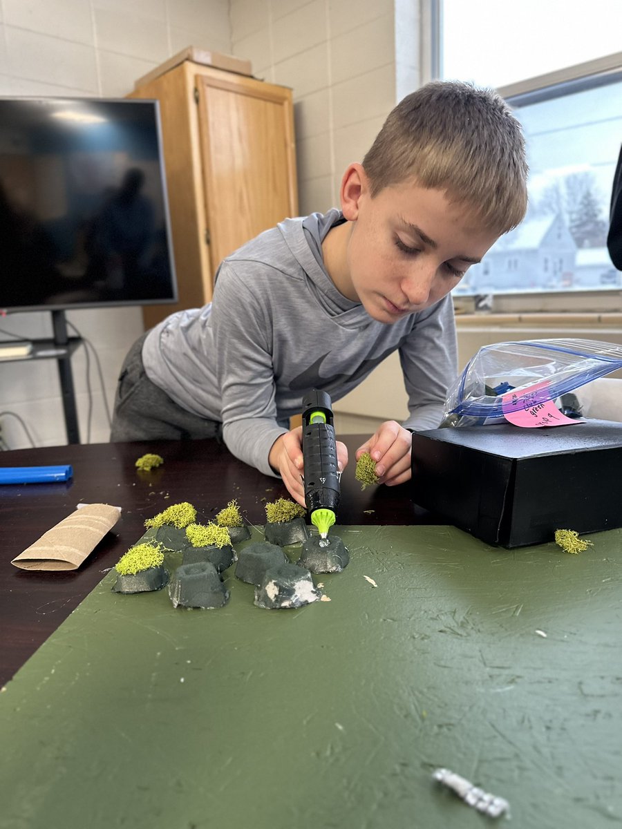 #STEaM going BIG Project-style on a Monday 
🚀  ✨ 💯 🏆

Love to see it 🛠️ 🧰 🌆 

If you’ve never checked out <a href="/WSA_Saratoga/">WSA: STEM -Saratoga Campus</a> you may want to come check us out! ✅

#PBL #STEM #Collaborate #Create #Innovate