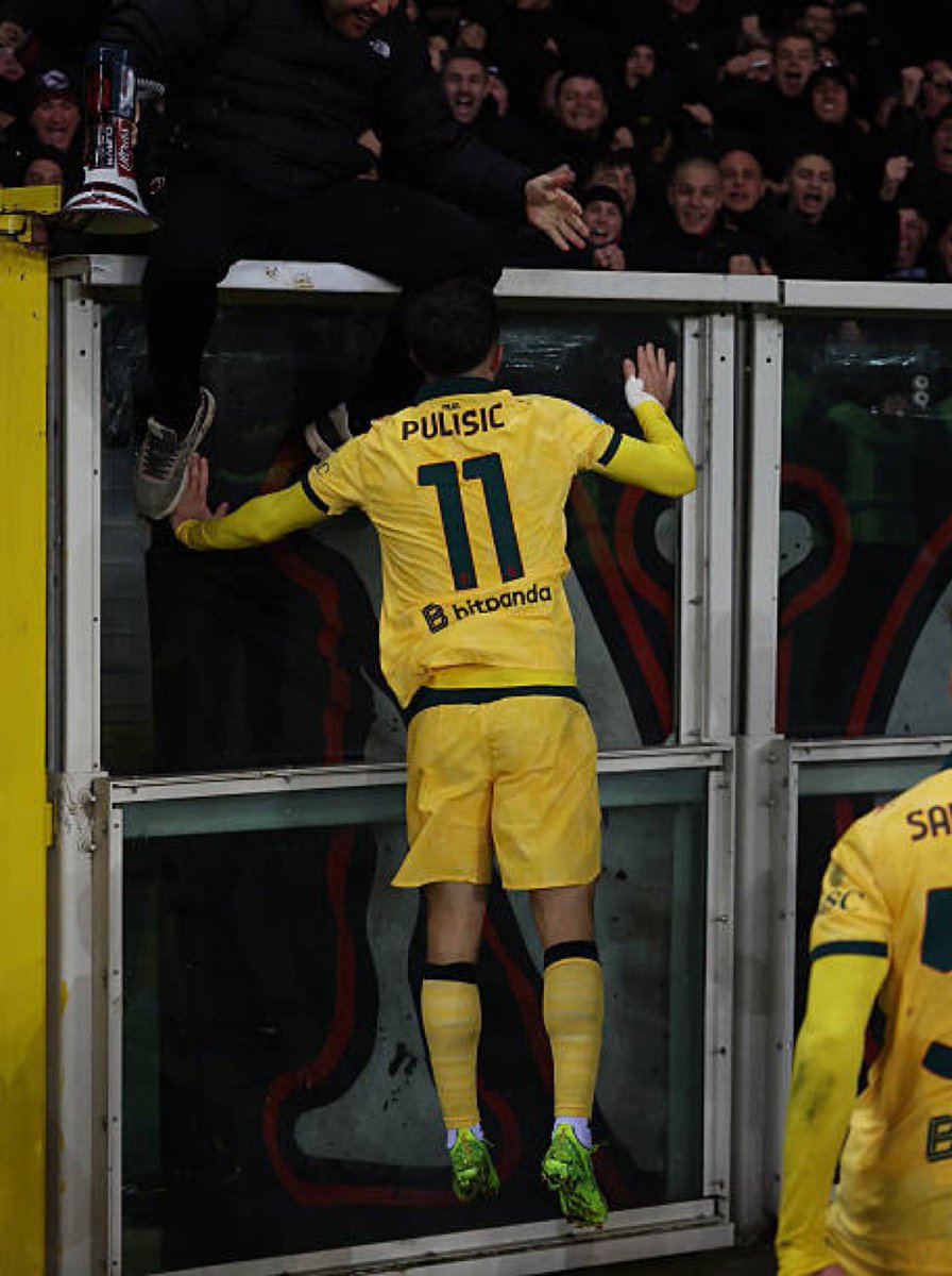 Irreale, e chi dice che non è il miglior giocatore della Serie A MENTE.

Gigante #Pulisic, prenditi la tua gente adesso.
🔴⚫
#TorinoMilan