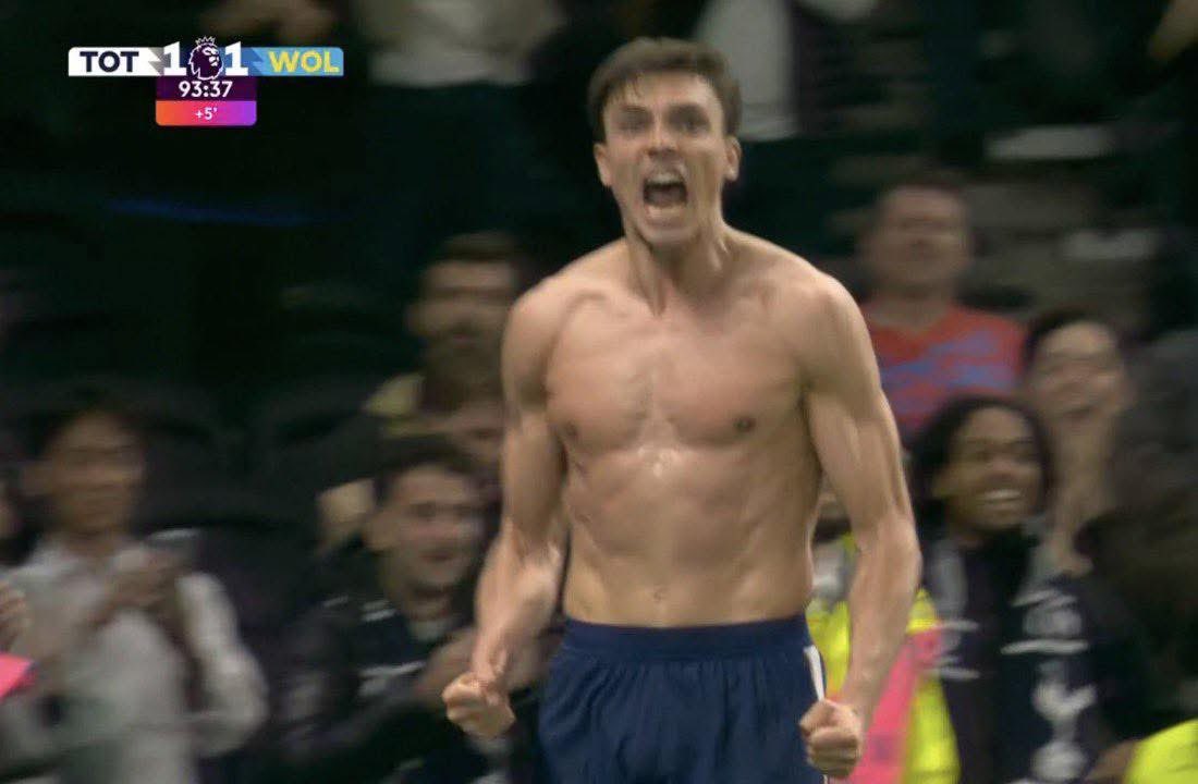 AFC_Ryyy's tweet image. This was Paulinha’s reaction to giving Wolves 50% of their point tally btw 😭😭😭