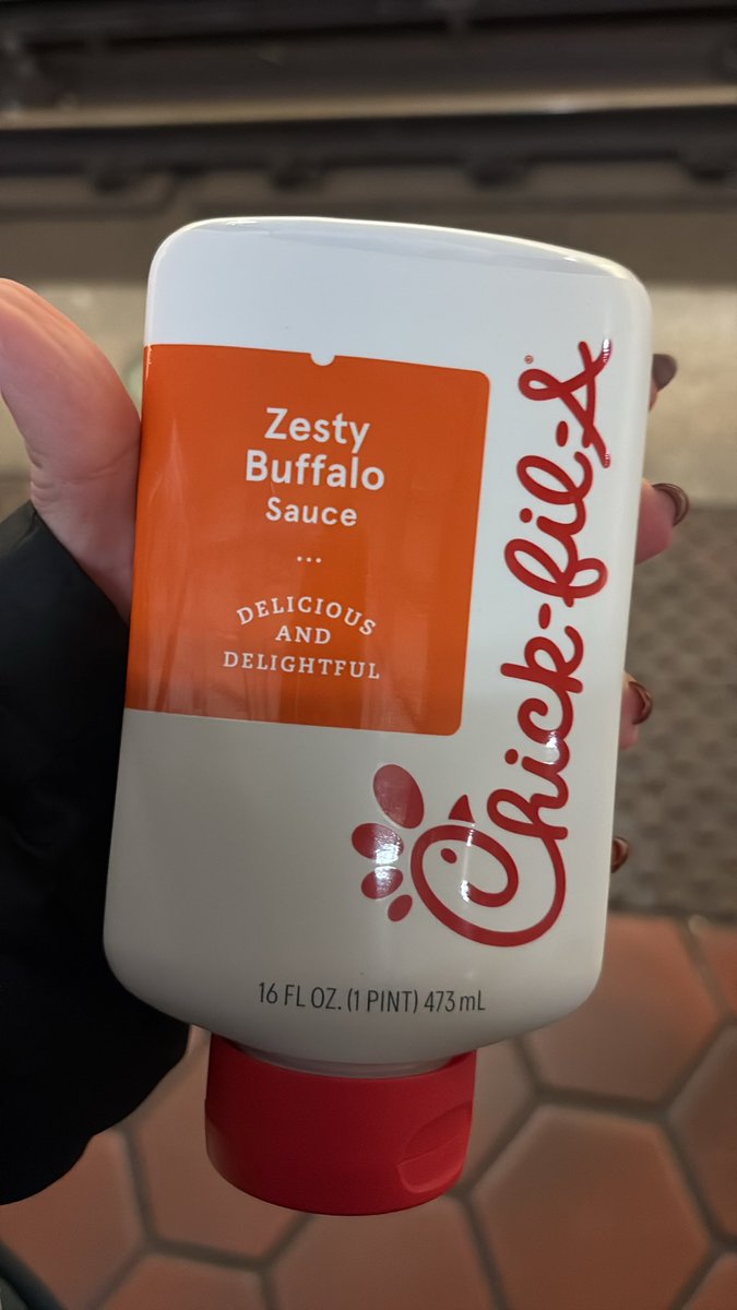 jesscady's tweet photo. I’ve been tweeting to @ChickfilA since 2020 to sell the zesty buffalo sauce in grocery stores and today I finally found it! A true Christmas miracle 🥹🥰 https://t.co/3aqwRi96FD
