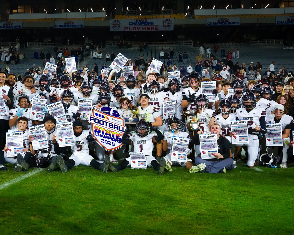 HudsonKadeg's tweet photo. 5A STATE CHAMPS!! Proud to be a part of the first @DMWolvesFB state championship team. Thank you to my brothers, coaches, and everyone that has supported us this year. @contratto97 @coachconrad41 @CoachhZoe https://t.co/Eq1SfzdUUL
