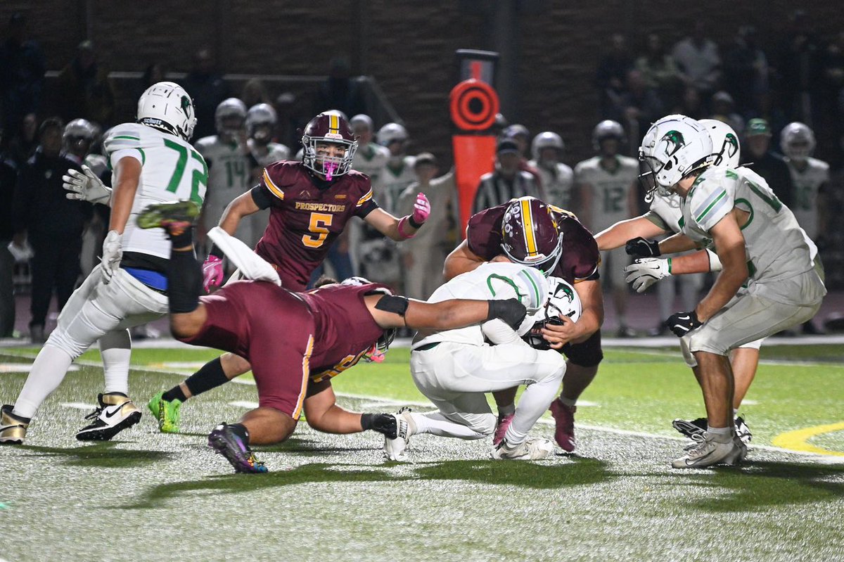juhhhrod's tweet photo. ❗️Senior Year Highlight Tape ❗️ Final stats through 7 Games ( Missed last three to injury ): 8 Sacks 32 TKLS 10 TFL 1 FR 1 FF. 📲: 707-327-3069. HC: @rosenstein87 @JustGusPD @BrandonYounger @coachABerlanga @DanteDepaola @CoachMeyer_ @CoachJWhite1 @RaymondMyers6 @CoachWilsonn https://t.co/fSFba5JDRZ