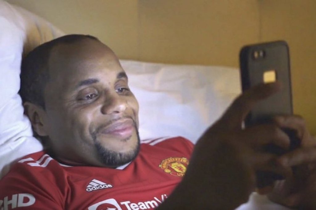 UtdKobi's tweet image. You’re on bed reading every United tweet and smiling like a mad man, you really love this club😁❤️