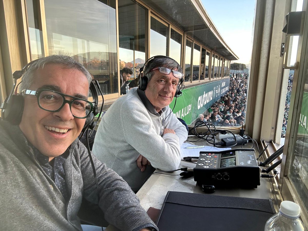 Avellino-Venezia 1-1 dal Partenio con la collaborazione tecnica di Michele Ricciardella passo e chiudo #ultimaradiocronaca 
<a href="/Radio1Rai/">Rai Radio1</a> <a href="/CucchiRiccardo/">riccardo cucchi</a> 
<a href="/TgrRai/">Tgr Rai</a> 
<a href="/RPacchetti/">Roberto Pacchetti</a> 
<a href="/serieB123/">Serie B BKT</a>