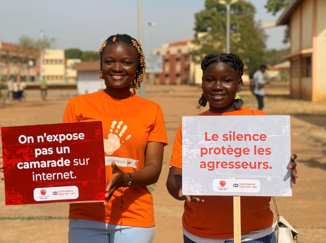 unfpa_benin's tweet image. Université de Parakou - La jeunesse s’est levée pour dire "Tolérance zéro face aux #VBG, y compris en ligne", à travers une marche suivie d'un panel avec COUS-AC, COUS-P et @unfpa_benin, sur le thème : « Les jeunes face aux VBG facilitées par la technologie »
#16Days 
#EndVBG |
