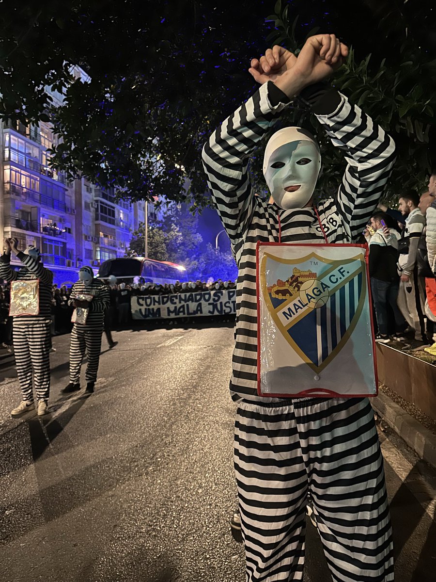 CasualAGP's tweet photo. Libera al Málaga https://t.co/nZcfUSB7l8