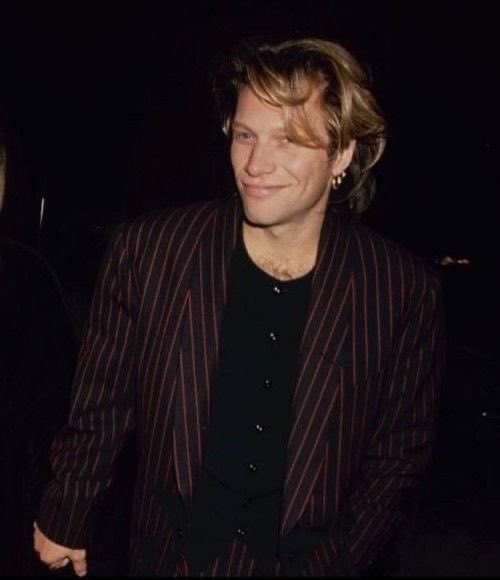 maia ⟡⁎◌ || daily jon bon jovi tweet media