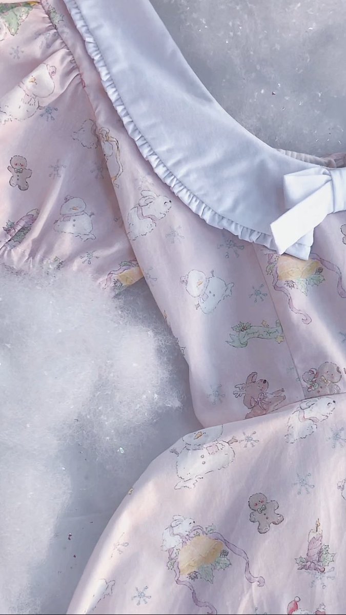 BonneChanceCOL's tweet photo. ❄️🎀 Sugarplum Fairy Dress!! Adorable light pink dress with gingerbread cookie print and cute collar 🎀❄️ https://t.co/0kV3CUjKxY
