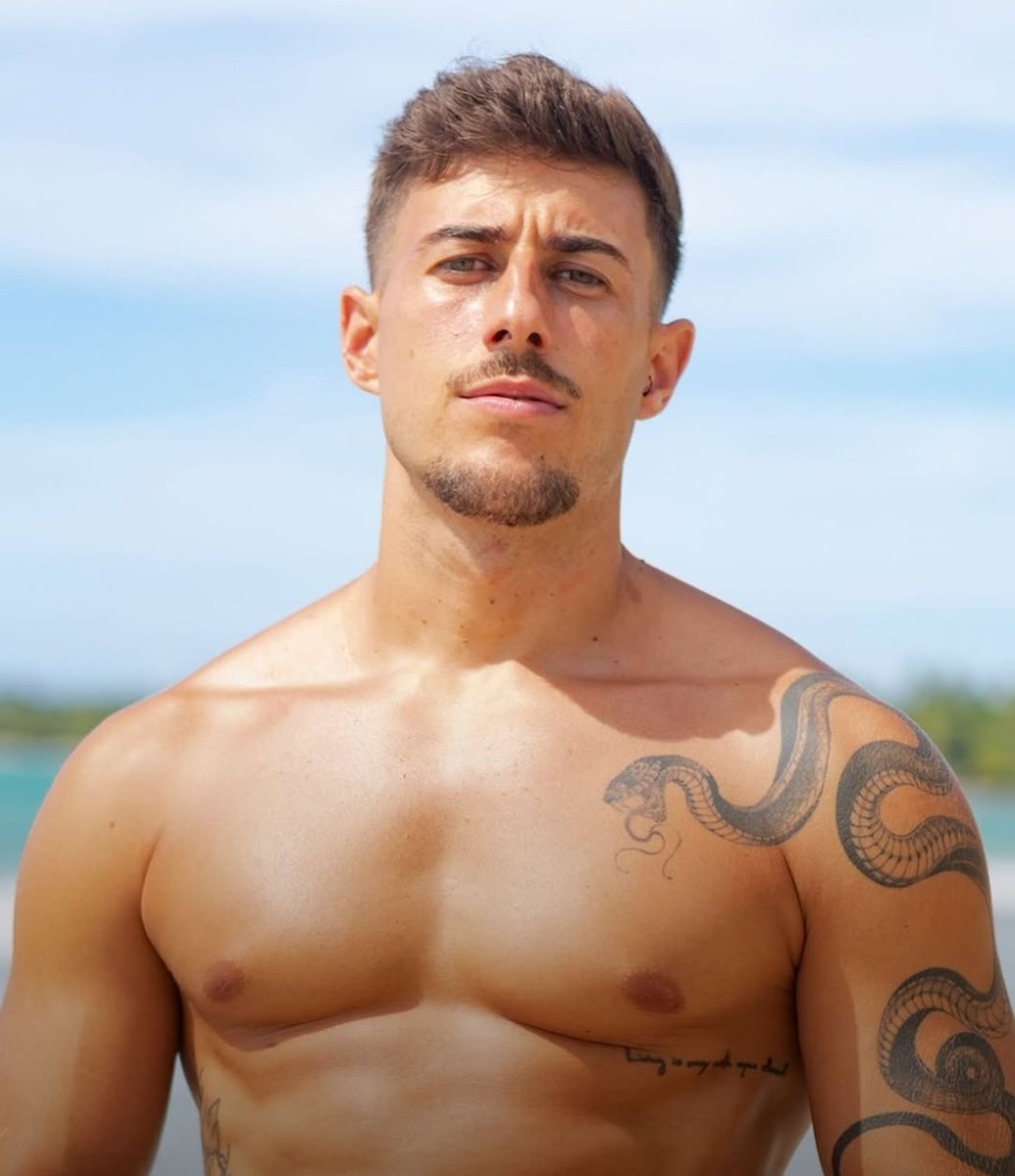 Yo: veo la isla por la trama
La trama:

#LaIslaDeLasTentaciones16