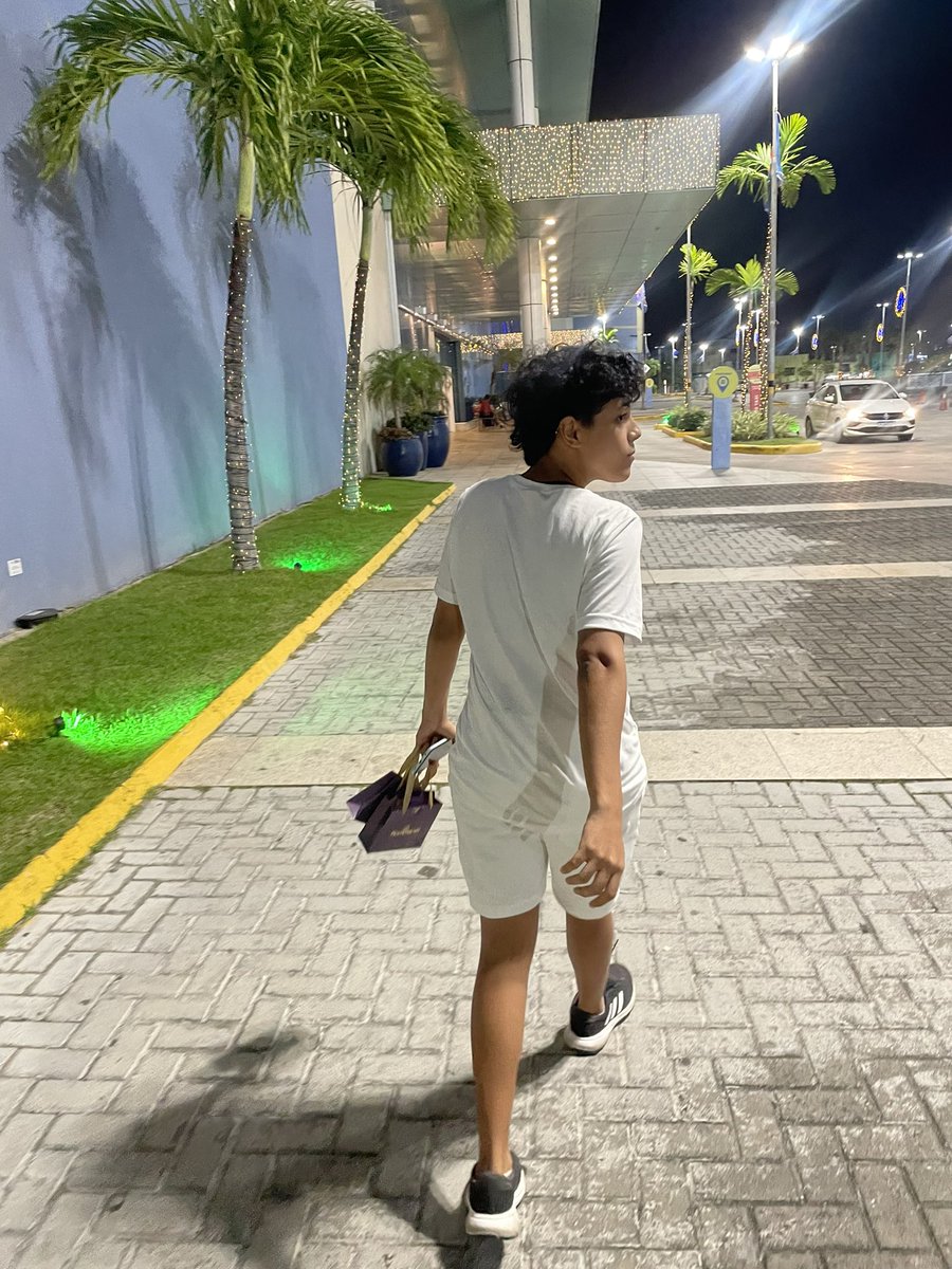 Nini 🧜🏻‍♀️ tweet media