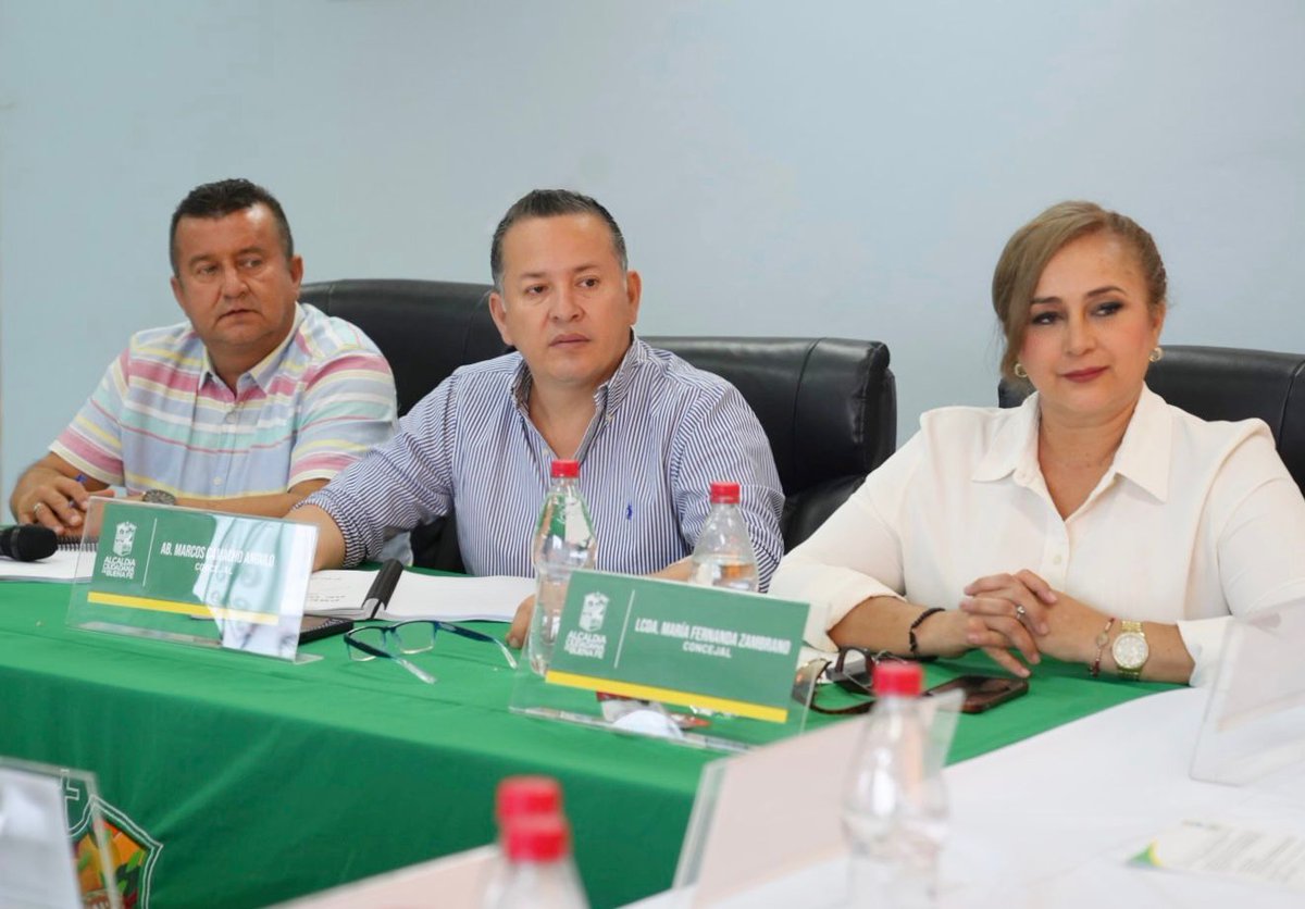 SESIÓN EXTRAORDINARIA DEL CONCEJO MUNICIPAL

Hoy se desarrolló una sesión extraordinaria del Concejo Municipal, presidida por la alcaldesa Abo. <a href="/DiCaAnYe/">Diana Anchundia</a> en la que se abordaron temas relevantes para el desarrollo del cantón.