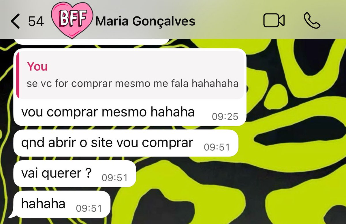 luvsln4's tweet photo. pra quem ñ sabe 95% do meu chat com a @evolvemirrors é exatamente assim https://t.co/4xRmsqaJ1k