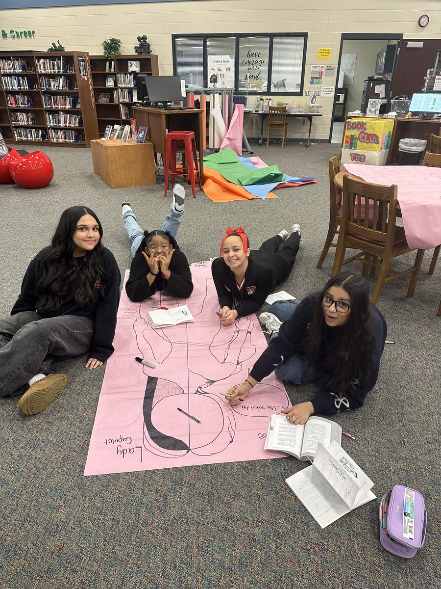 MsWindowmaker's tweet photo. Just a little art and fun while foiling characters and discussing plot from Romeo and Juliet @THS_ELA https://t.co/QWgjHy7ZIw