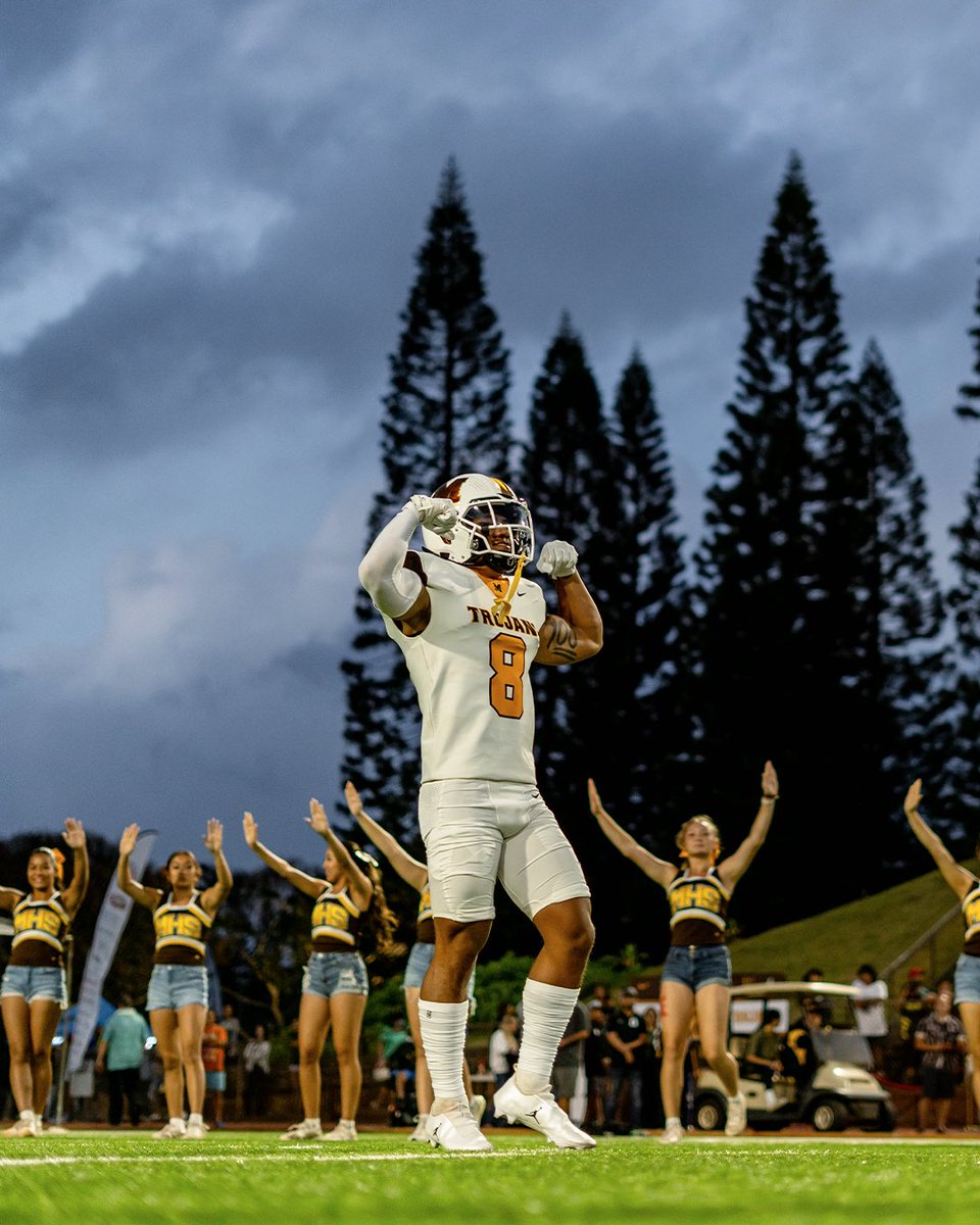 ImInspiredFdn's tweet image. In 2024, the I'm Inspired Foundation held a special event for the Mililani Football Team. Dillon hosted an on-field reveal of the brand new uniforms. This was a moment to celebrate the next generation of Trojans and give back to the program that shaped him! #iminspired
