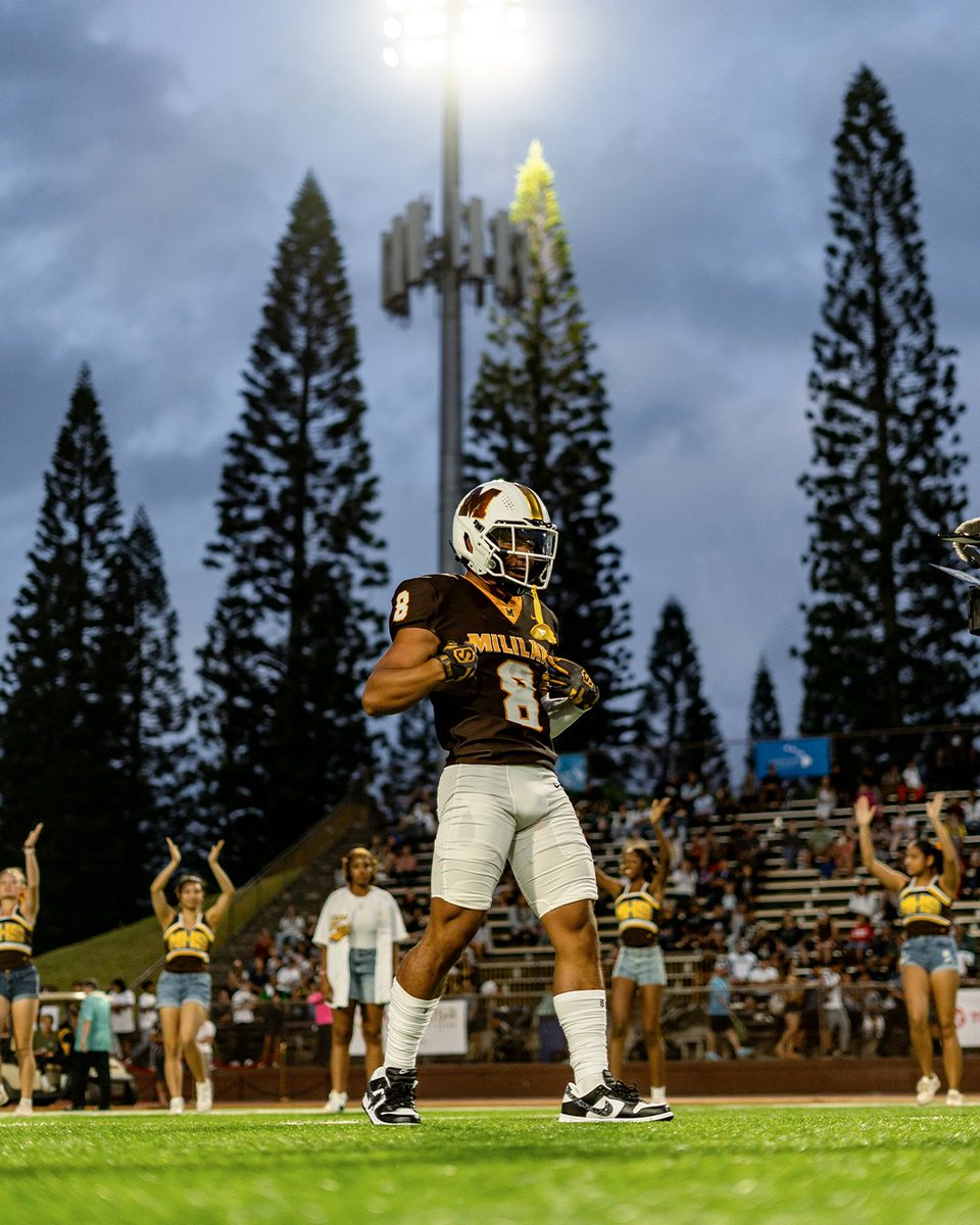 ImInspiredFdn's tweet image. In 2024, the I'm Inspired Foundation held a special event for the Mililani Football Team. Dillon hosted an on-field reveal of the brand new uniforms. This was a moment to celebrate the next generation of Trojans and give back to the program that shaped him! #iminspired