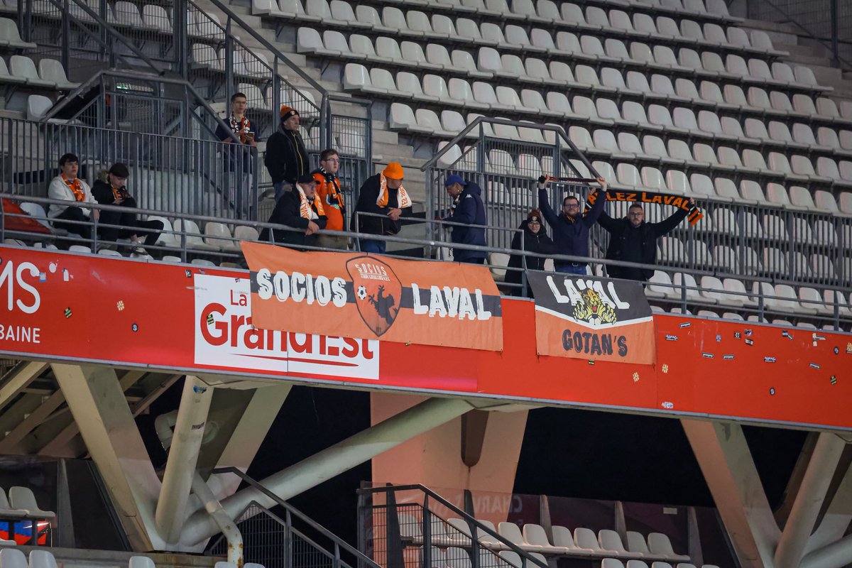 stadelavallois's tweet photo. Merci aux supporters Tango prรฉsent ร Reims malgrรฉ le rรฉsultat. ๐งก๐ค
Bon retour en Mayenne, faites attention ร vous sur la route ๐ซถ๐ป
#SDRLAVAL | #SouriezCestduFootCestLaval https://t.co/kd5TSftsPV