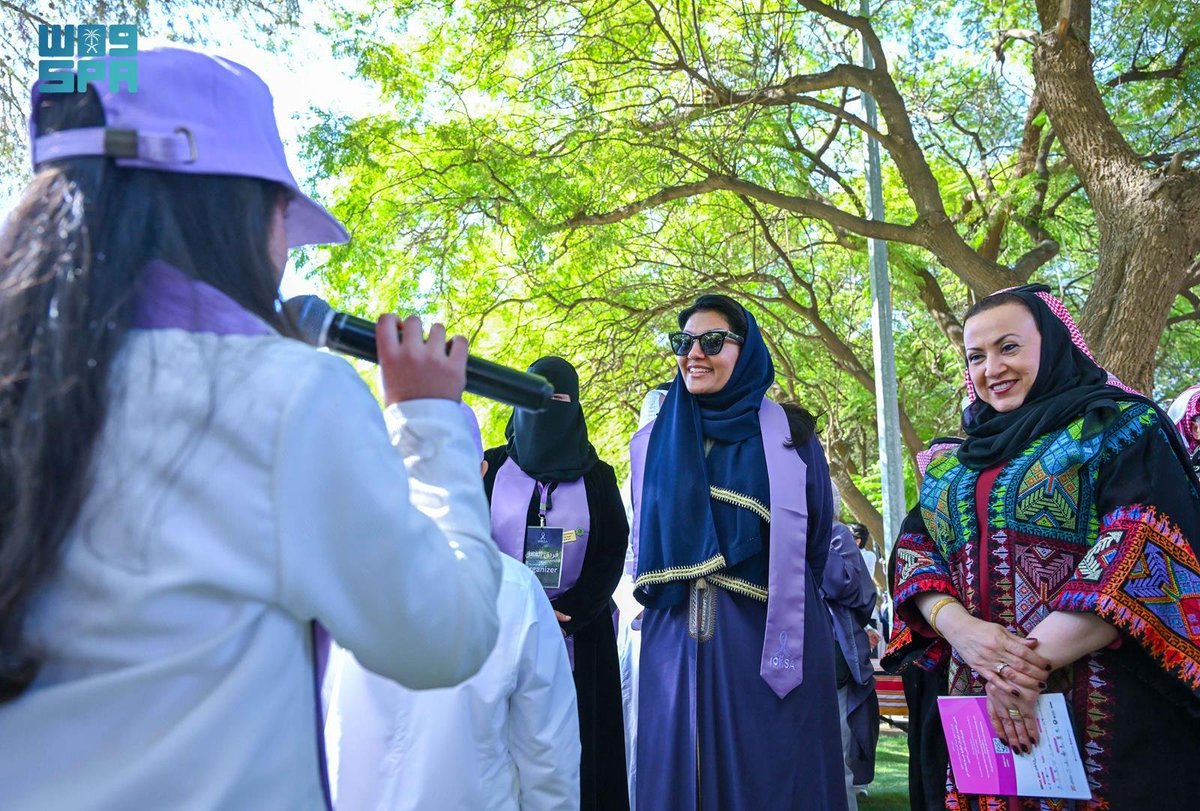 الأميرة ريما بنت بندر تشارك أهالي عسير فعاليات "10KSA" تحت شعار "معًا لأجل الصحة".
spa.gov.sa/ar/w2461683
#واس