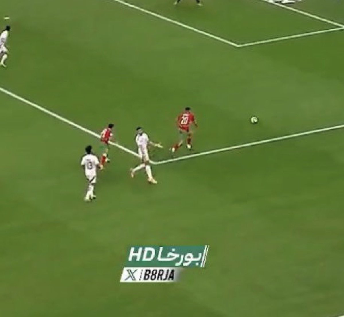 ماشاء الله بالصبح تفتح مساحة عنوانها ( نبذ التعصب ) وبالليل تغرد مثل هالتغريدة  المليئة تعصب وكراهية  لنجم سعودي اسطوري لم تنجب ملاعب المملكة مثله 
😂😂😂
طيب وش تقول بهالفلتة ؟ 👇🏻
