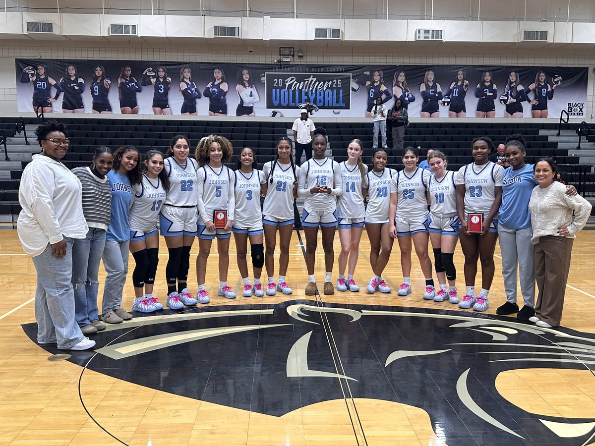jjgirlshoops's tweet image. Lady Jags went 5-1 at the Border Olympic Tournament in Laredo last week.
Congratulations Jaguars on your 2nd place finish in the Gold Bracket!!