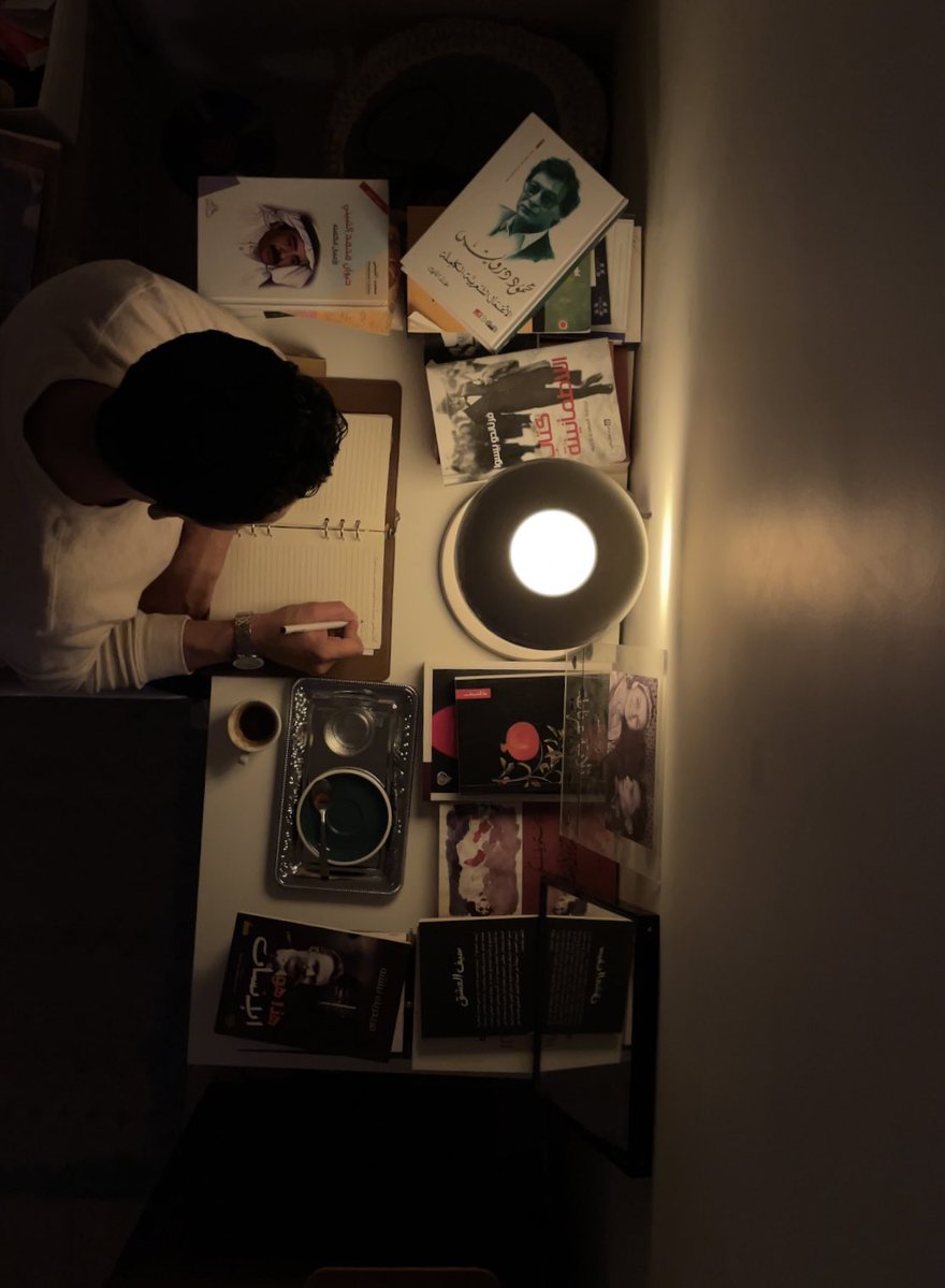 فالليل وحده
هو الذي يفهم كيف يذوب الإنسان
من شدّة ما يخبّئ 
+ALT