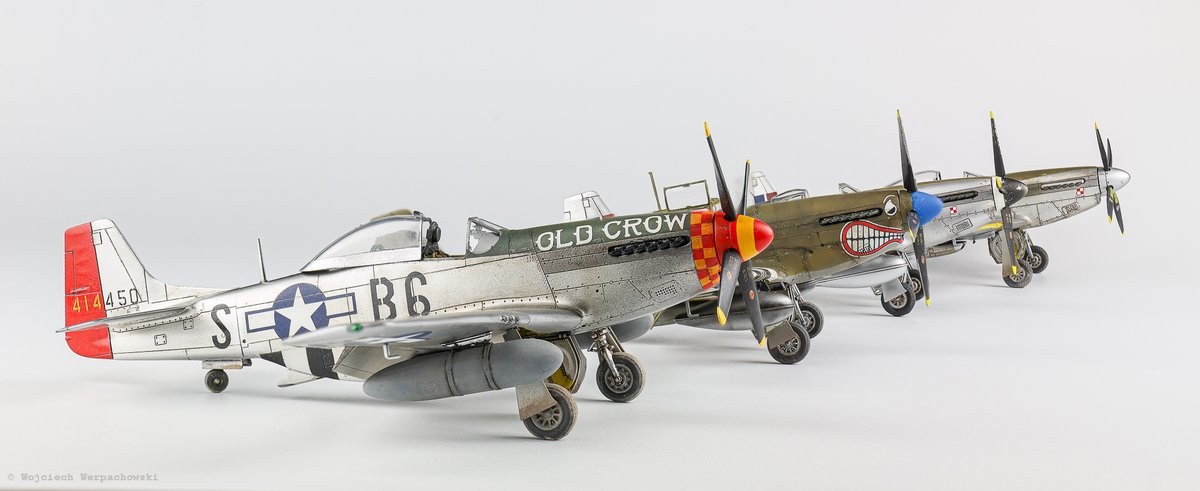 Hej #ttmodelarze
Tak wygląda formacja Mustangów.
3x <a href="/ArmaHobby/">Arma Hobby</a> + 1x <a href="/tamiyainc/">タミヤ</a> 
 #Woitmodeluje #kleimyMustangiAH
