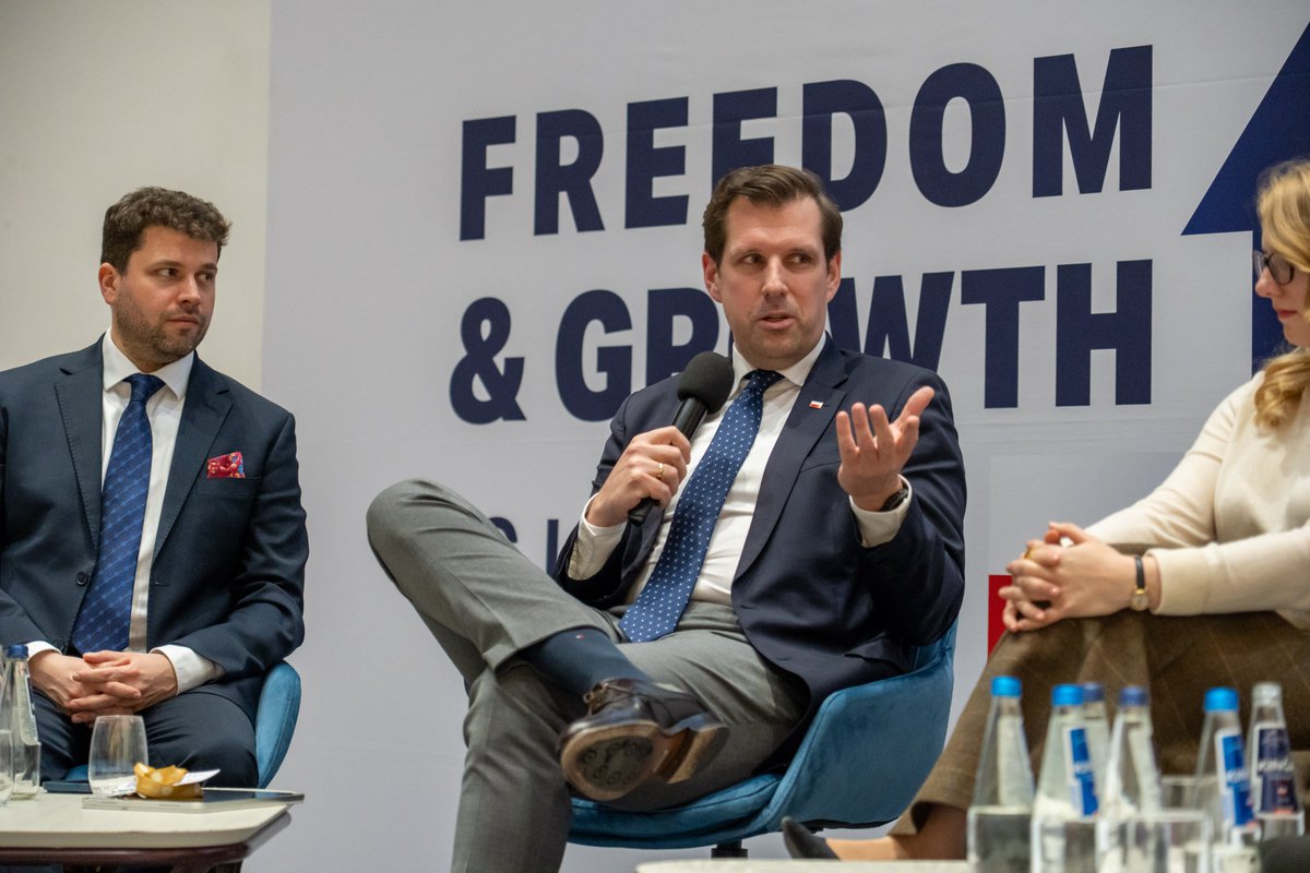 ceecfoundation's tweet photo. Our second panel: Sovereignty in a United Europe: A CEE Perspective.

@PawelLPawlowski 
@TABochenski 
@BartoszLewand20 
@noemi_palfalvi 
@kensbok 
@niwcrso https://t.co/4tJ92gwxba