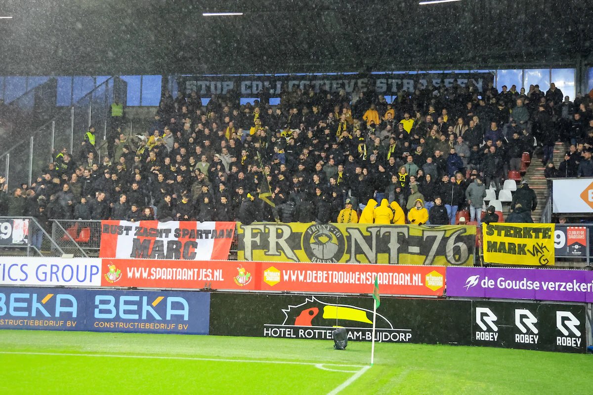 Uitverkocht uitvak <a href="/NACnl/">NAC Breda 💛🖤</a> afgelopen zondag op Het Kasteel. #SPANAC
📸: <a href="/MischaKeemink/">mischa keemink</a>