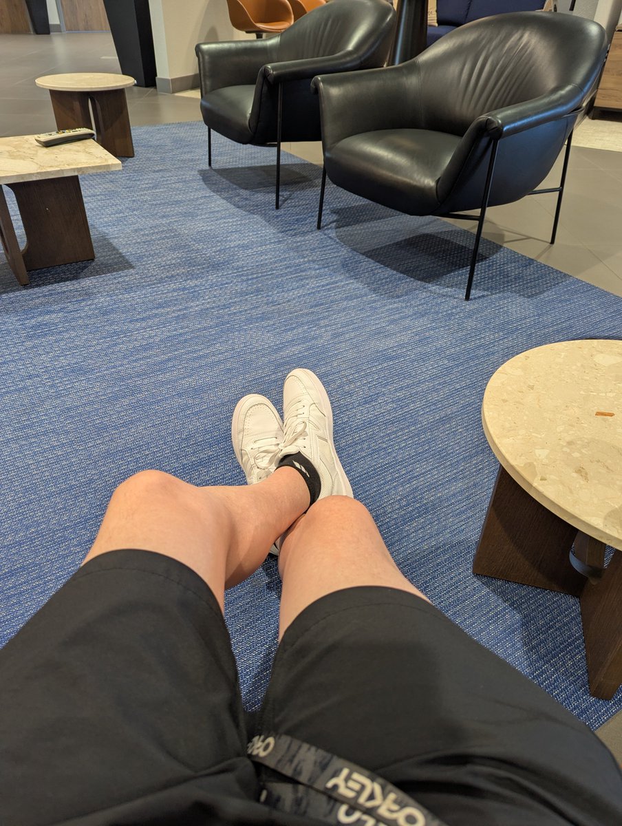 FinDom Cop tweet media