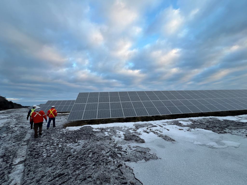 B.C.’s first Indigenous-owned and operated solar plant in a non-integrated area powers up in #HaidaGwaii, marking a meaningful step toward reducing diesel reliance in remote communities. Read more: bit.ly/3KONPXd