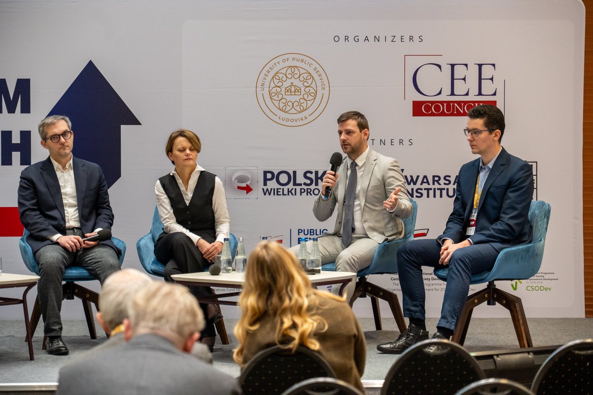 ceecfoundation's tweet photo. Our third panel: Security in the Era of the Energy Transition.

@SmiechLiliana 
@JEmilewicz 
Csaba Gondola
@IzdebskiMarc 
Marek Niedużak
@niwcrso https://t.co/QlWblEfj91