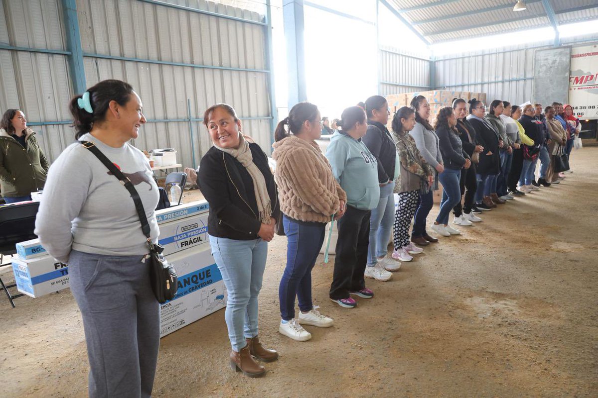 Gracias a las Promotoras de La Paz voluntarias en San Juan del Río más de 500 familias recibirán el apoyo de Co-Inversión Social y mejorarán sus hogares. 
¡En equipo todo es mejor!