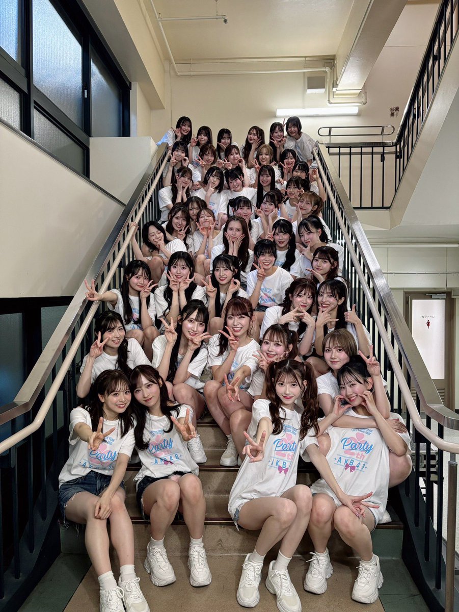 AKB48は青春ですin武道館 6公演ありがとうございました！ 無事完走する