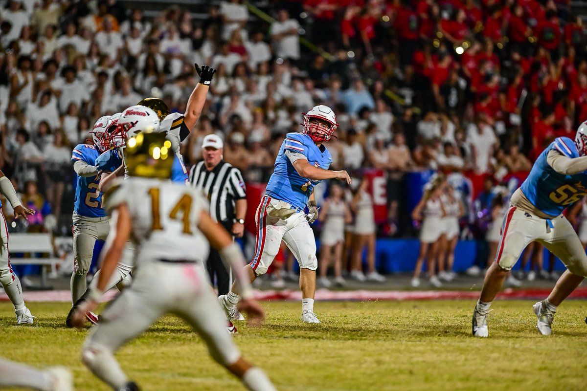 BDSQB7's tweet photo. I’m very honored to be selected to play in the East West Football Classic! Looking forward to the opportunities that I will have this week to play with and against elite competition!
@tnallstar @tenncoach @CSmithScout @CoachBelew7 @WCPioneerFB @coachLit99 https://t.co/erHse5bAJw