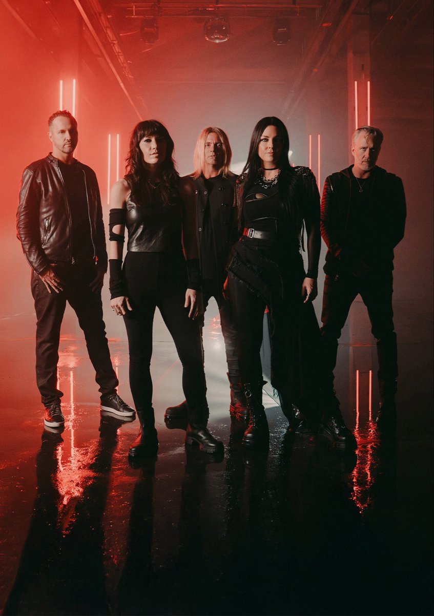 EVChartsBR's tweet photo. 🚨🚨🚨🚨🚨 Amy Lee falou sobre o novo álbum do Evanescence para Rolling Stone:

“Será lançado no início do
ano que vem!!!! Ainda não defini uma data porque isso me atrapalharia. Preciso terminar a letra e a gravação dos vocais, mas estamos perto e estou muito animada” https://t.co/Yk05JFnojv