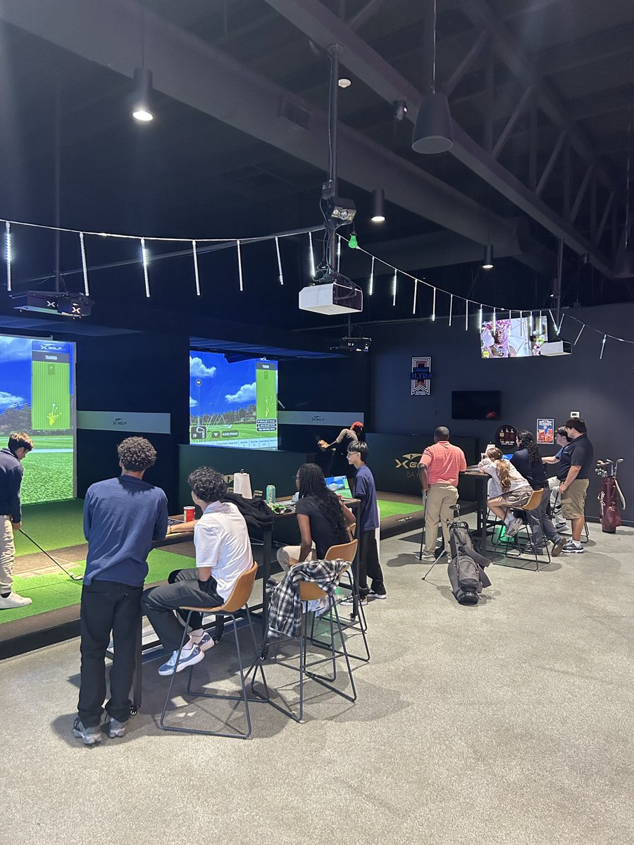 cy_parkgolf's tweet photo. Thank you X-Golf Katy for allowing us to practice with you!  Looking forward to this season! https://t.co/HN9BjWqKon