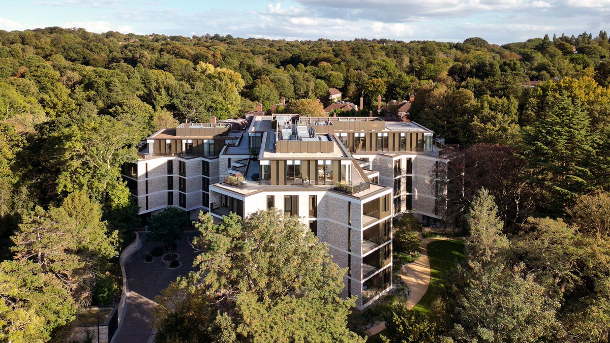 dezeen's tweet image. Stanton Williams creates faceted retirement complex in Hampstead: dezeen.com/2025/11/13/sta…