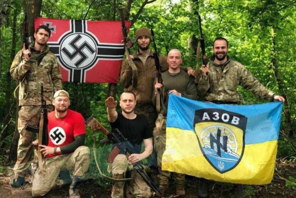 alexiafontana's tweet photo. 🔴 LA #PROCURA GENERALE DELLA #RUSSIA OGGI HA GIUDICATO COLPEVOLI DI #GENOCIDIO ALCUNI COLLABORATORI DI #ZELENSKY, CHE SONO TUTTI ACCUSATI DI AVER ORDINATO L’ECCIDIO DI 5000 CIVILI, IL FERIMENTO DI 13.000 PERSONE E LE TORTURE PER MIGLIAIA DI RUSSI IN #DONBASS NEL PERIODO PRECEDENTE AL 2022. 

Quindi il #Governo Russo oggi ha ricordato alla #stampa internazionale di essere intervenuti in Donbass nel febbraio 2022 soprattutto per #difendere la popolazione #russofona e ha sottolineato che la #sintonia della Russia di #Putin con il governo Usa di #Trump, potrà portare solo vantaggi all’Ucraina. 

FINALMENTE I CERCHI SI CHIUDONO, AMICI MIEI.