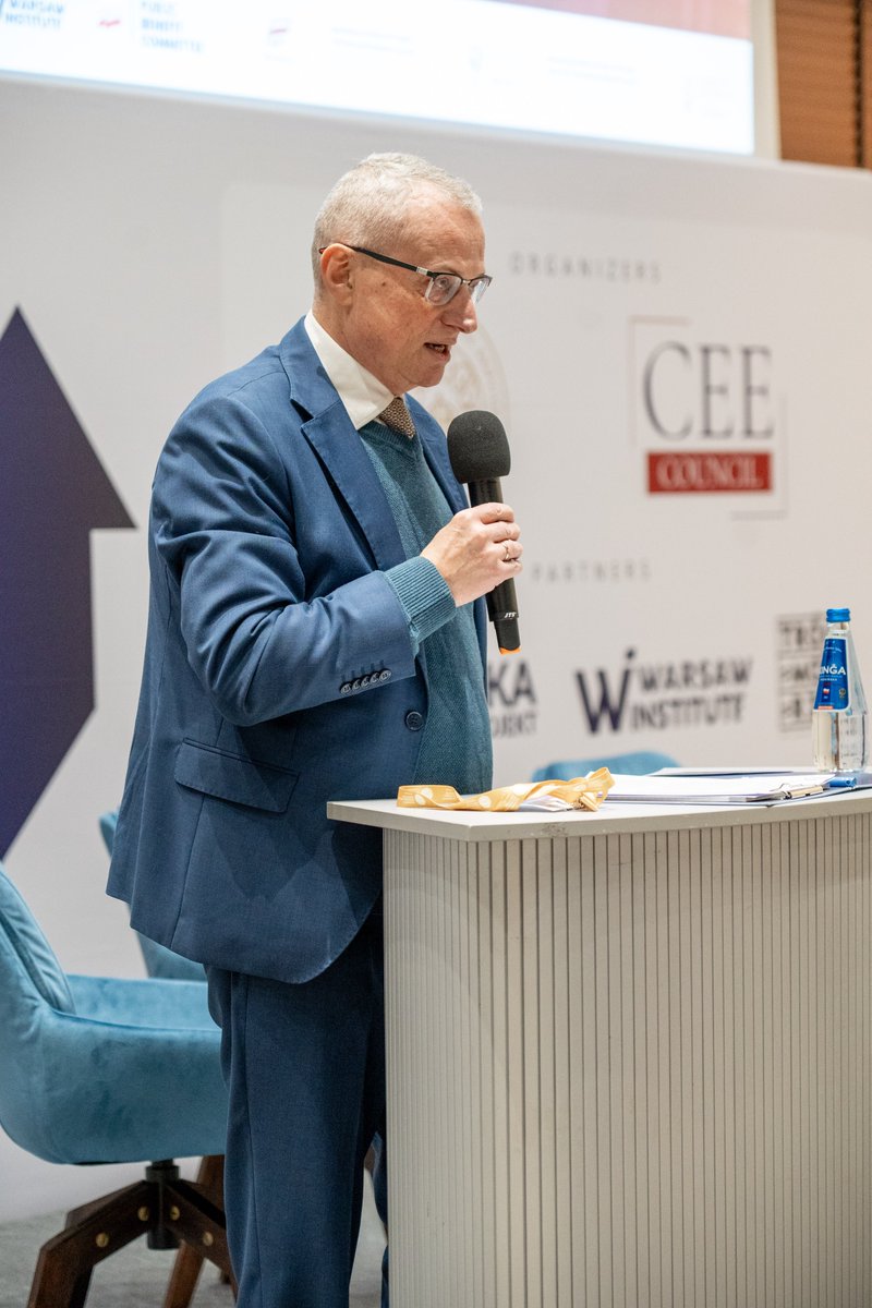 ceecfoundation's tweet photo. Mr @mmagierowski giving his keynote speech at the Freedom and Growth Summit.

@niwcrso https://t.co/rR7Ar5wWb2