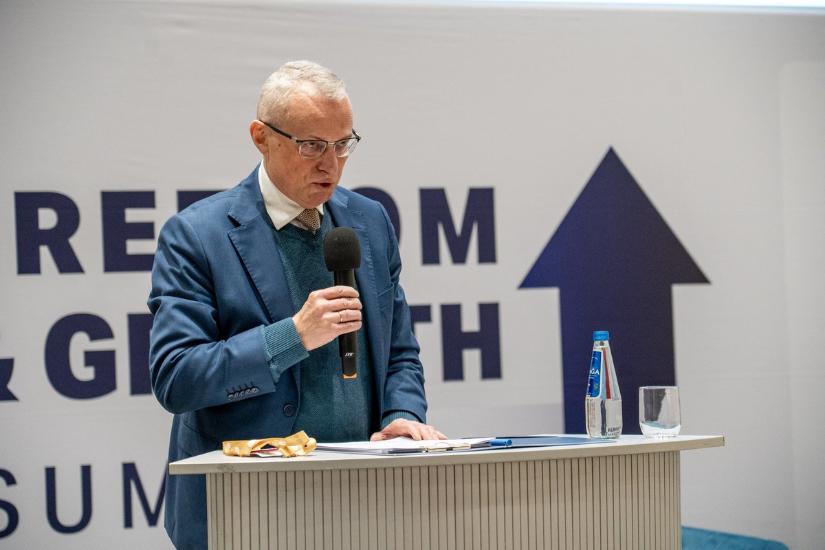 ceecfoundation's tweet photo. Mr @mmagierowski giving his keynote speech at the Freedom and Growth Summit.

@niwcrso https://t.co/rR7Ar5wWb2