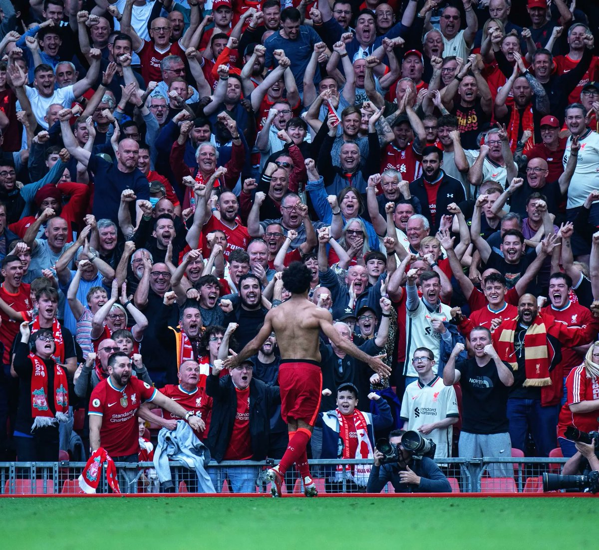 Livin_Liverpool's tweet image. I was always proud of my club, especially in the latest period, with how the club acted after Jota's death, but even before, how the club always respected and treated legends. 

These days, I am ashamed of our club for treating our legend like they do. 

Mo Salah doesn't deserve…