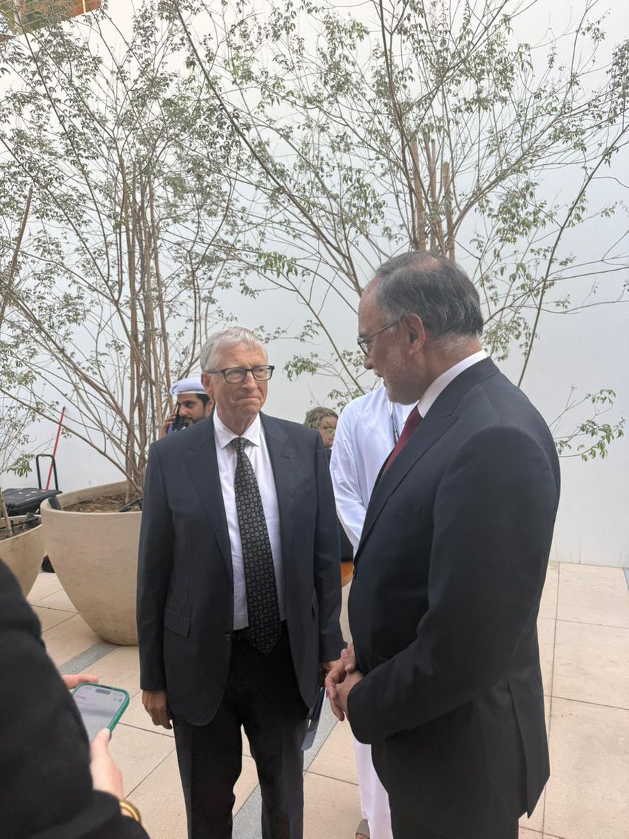 betterpakistan's tweet image. It was a great pleasure to meet Mr. Bill Gates, whose extraordinary commitment to humanity continues to inspire the world. He announced a remarkable contribution of $1.2 billion towards the global effort to eradicate polio — a disease that now remains endemic in only two…