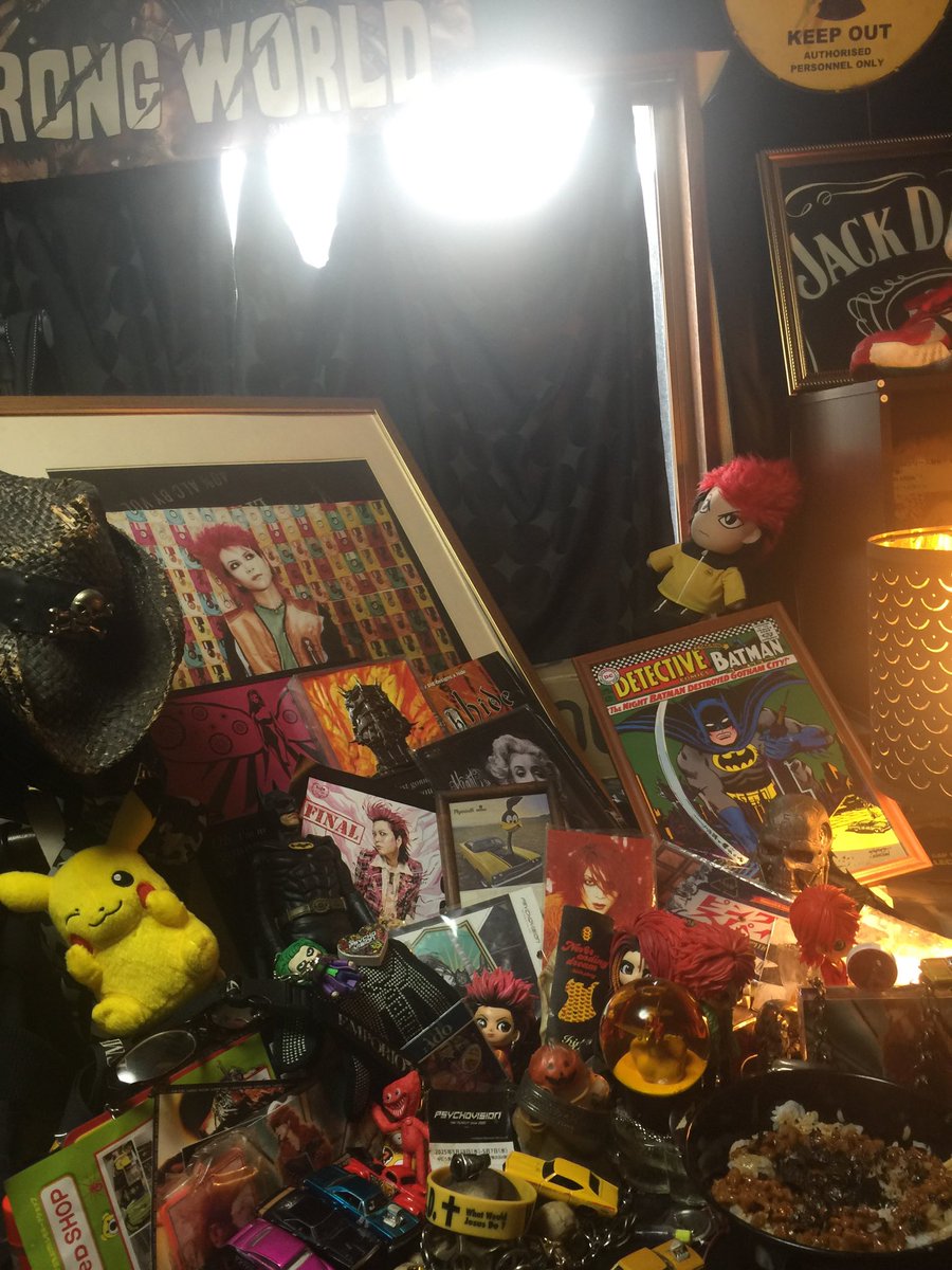 オハヨウゴザイマス…ちょちょちょ〜曇天の空だからぁ…☁︎☁︎☁︎そんな事より青森県大丈夫かなぁ…震度６強だよ全く師走入って間も無いけど初詣⛩どころじゃ無いから津波警報は既に解除した模様だが油断は出来ん火災も２７人怪我幸い死者は０人張り切って参る🚀🚀🚀