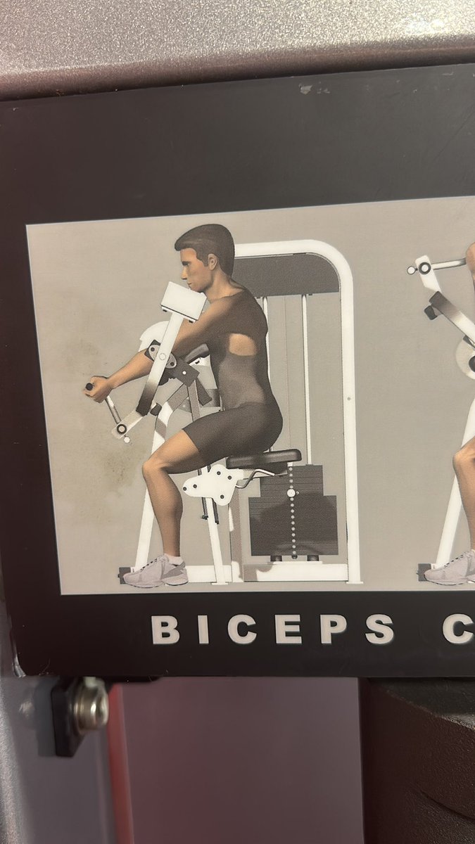 kristinagarner's tweet photo. @LifeFitness your machines aren’t really designed for women. At least not any with boobs. https://t.co/Ey3ieJpMU9