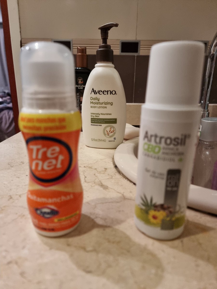 Hace 20 años me "tomé" el dientes de leche de Hija mayor pensando que era Levotiroxina, 20 años después, habiendo dormido poco como siempre, me apliqué trenet a bolilla en el coxis en lugar de Artrosil 
#SiempreTriunfando 😎