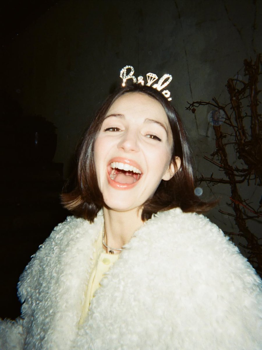 ellahuntfiles tweet picture